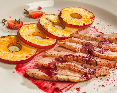 Duck breast with apples and red bilberry-cranberry sauce